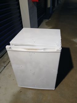 Medium Refrigerator