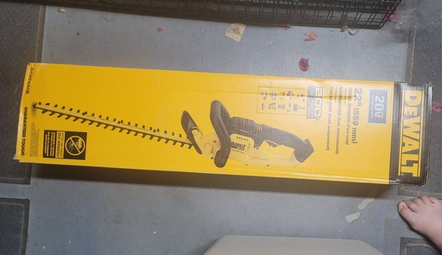Cordless DeWalt 22" Hedge Trimmer (Tool Only)