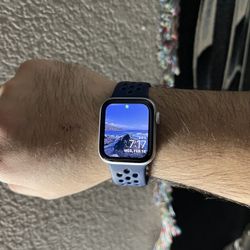 Nike Edition Apple Watch SE 40mm