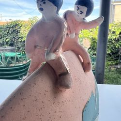 Decorative pottery figurine