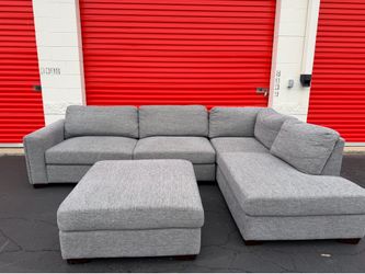 Modern gray sectional sofa W/ ottoman *FREE DELIVERY 🚚