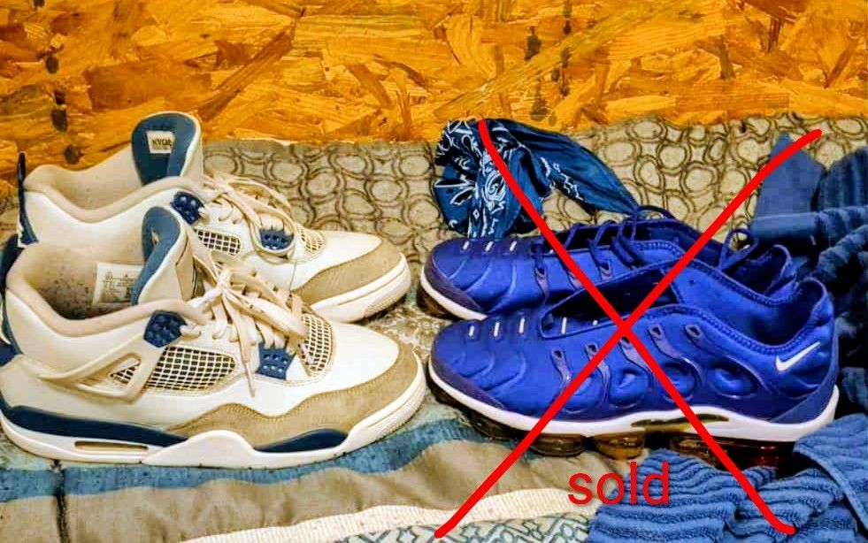 Jordan 4 Military Blue.