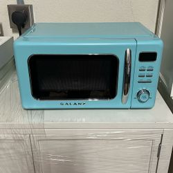 Retro Blue Microwave 1.1 cu ft