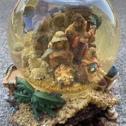 Holiday Lane Religious Music Globe