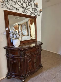 Elegant Wooden Console Cabinet with Mirror