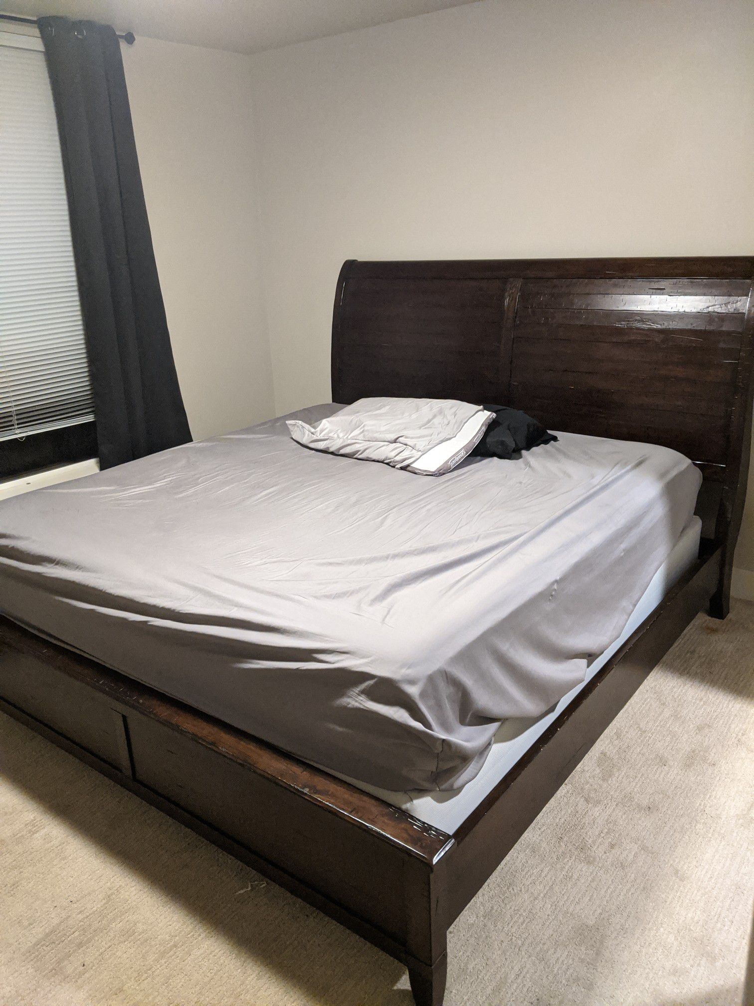 Solid wood bed frame - Cali king
