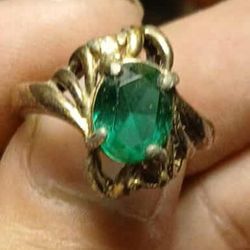 14k Gold Ring With Emerald And Diamond