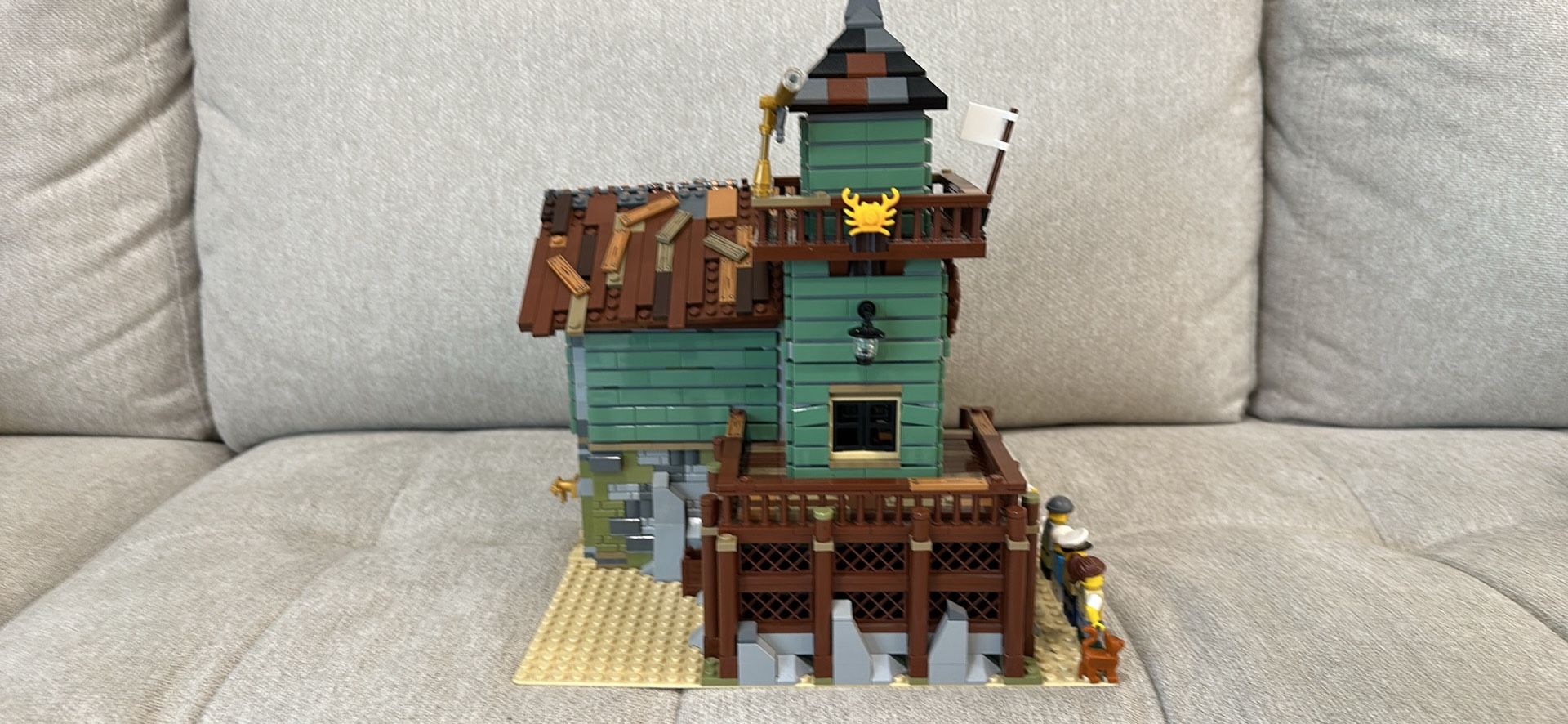 Old Fishing Store LEGO 21310