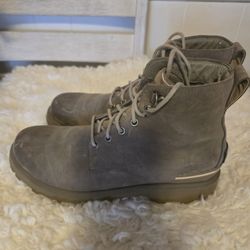Sorel Boots 9.5M 