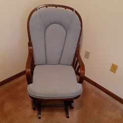 SOLID   CHERRY. GLIDER  CHAIR. LIKE NEW CONDITION