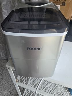 Ice maker , 2 sizes..great condition