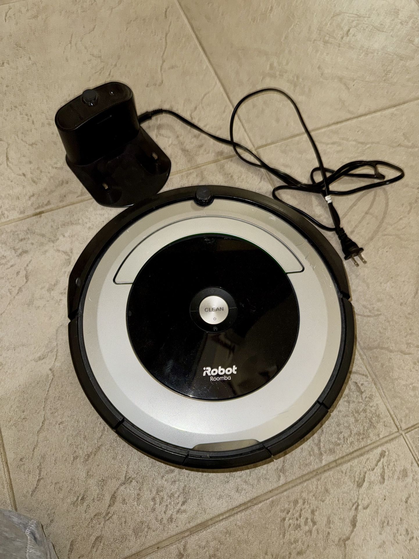 iRobot Roomba 690 Robot Vacuum-Wi-Fi