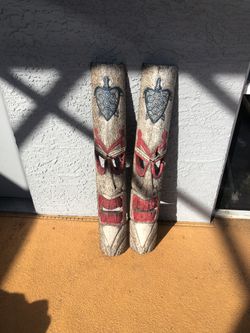 Bar Tiki Decor