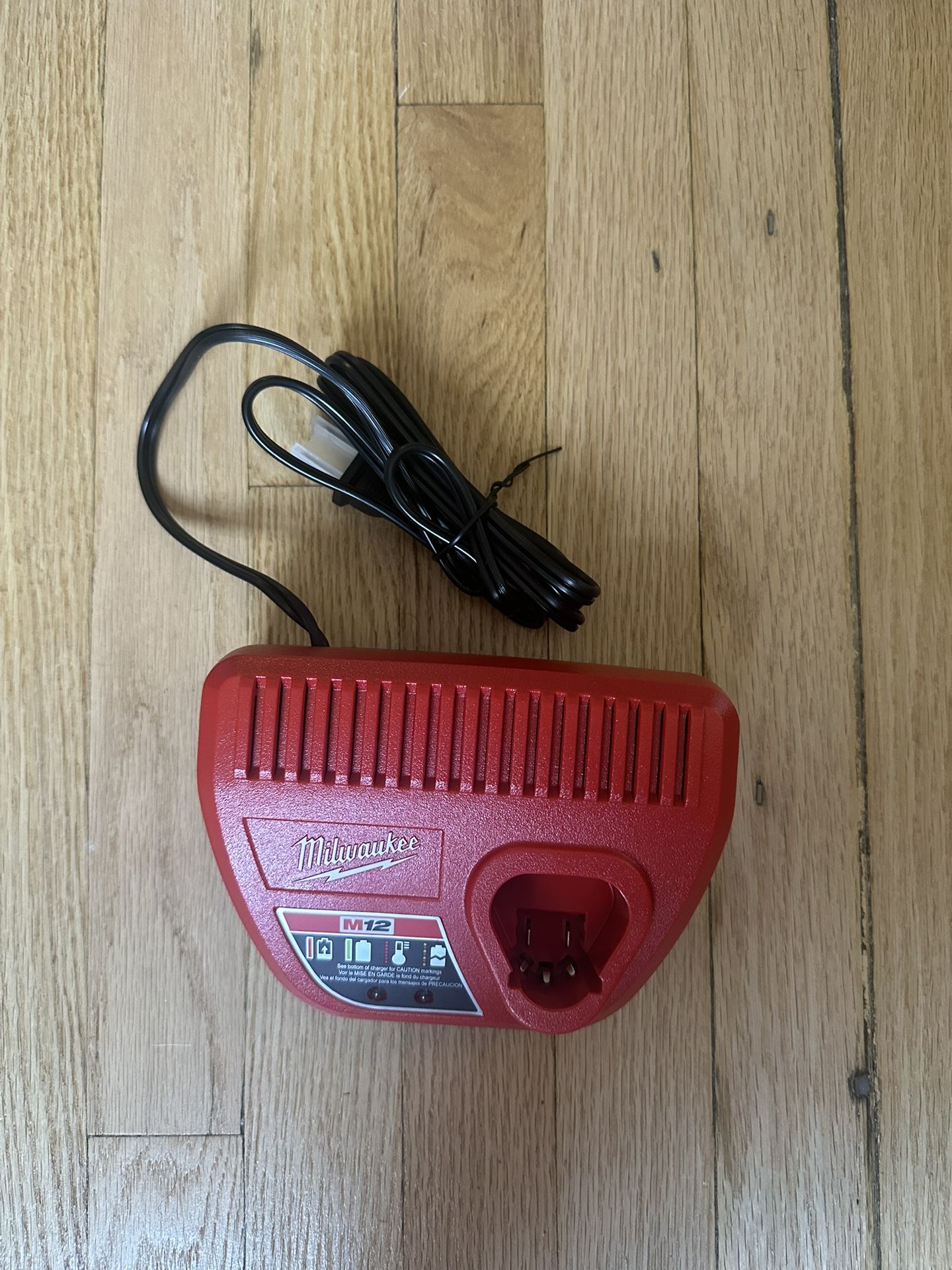 M12 12-Volt Lithium-Ion Battery Charger