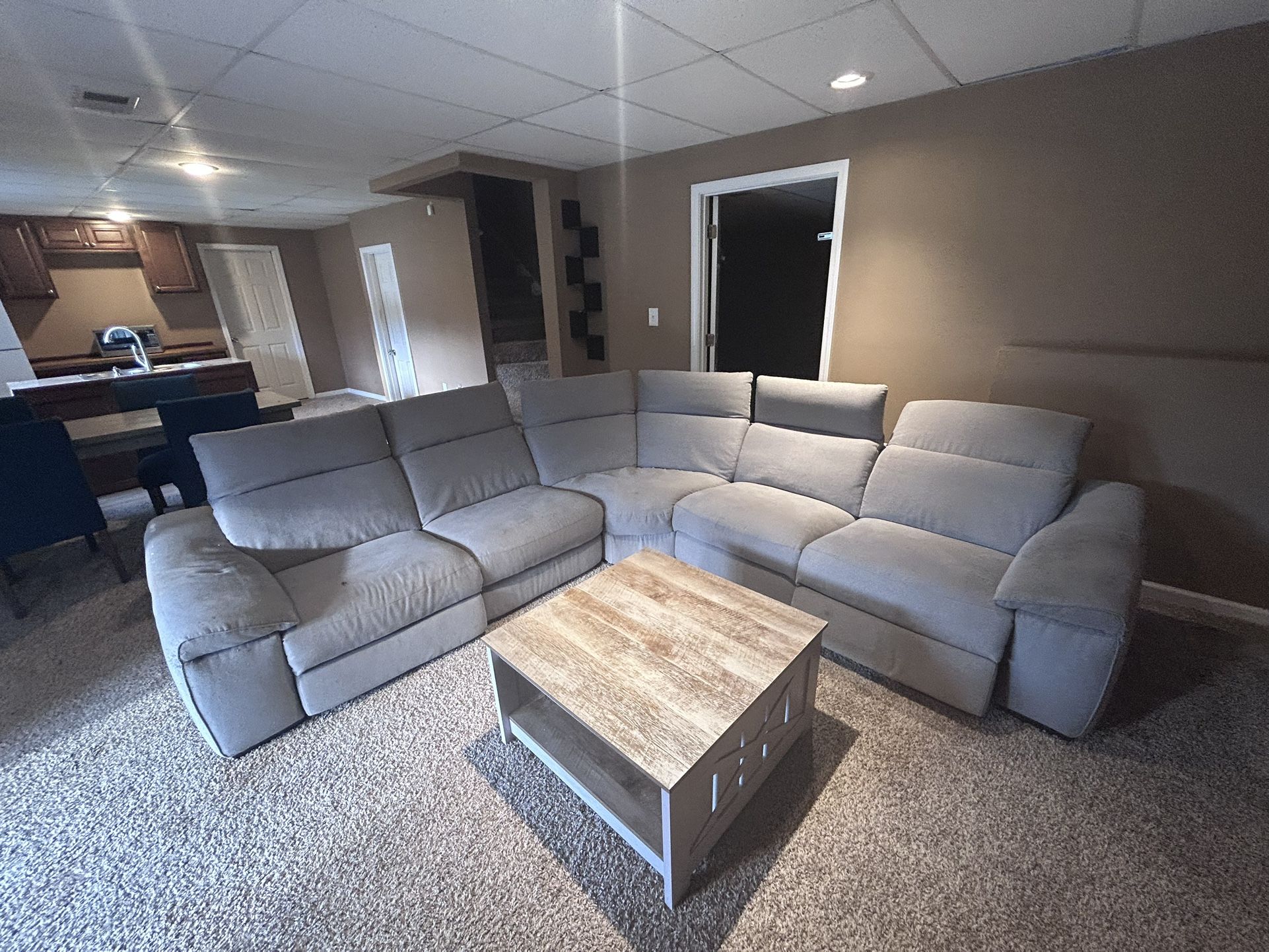 Sectional For Sale. Pickup In Stone Mountain