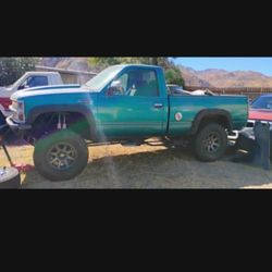 1993 Silverado 4x4 Needs A Few Parts To Make It A Daily  trades welcome