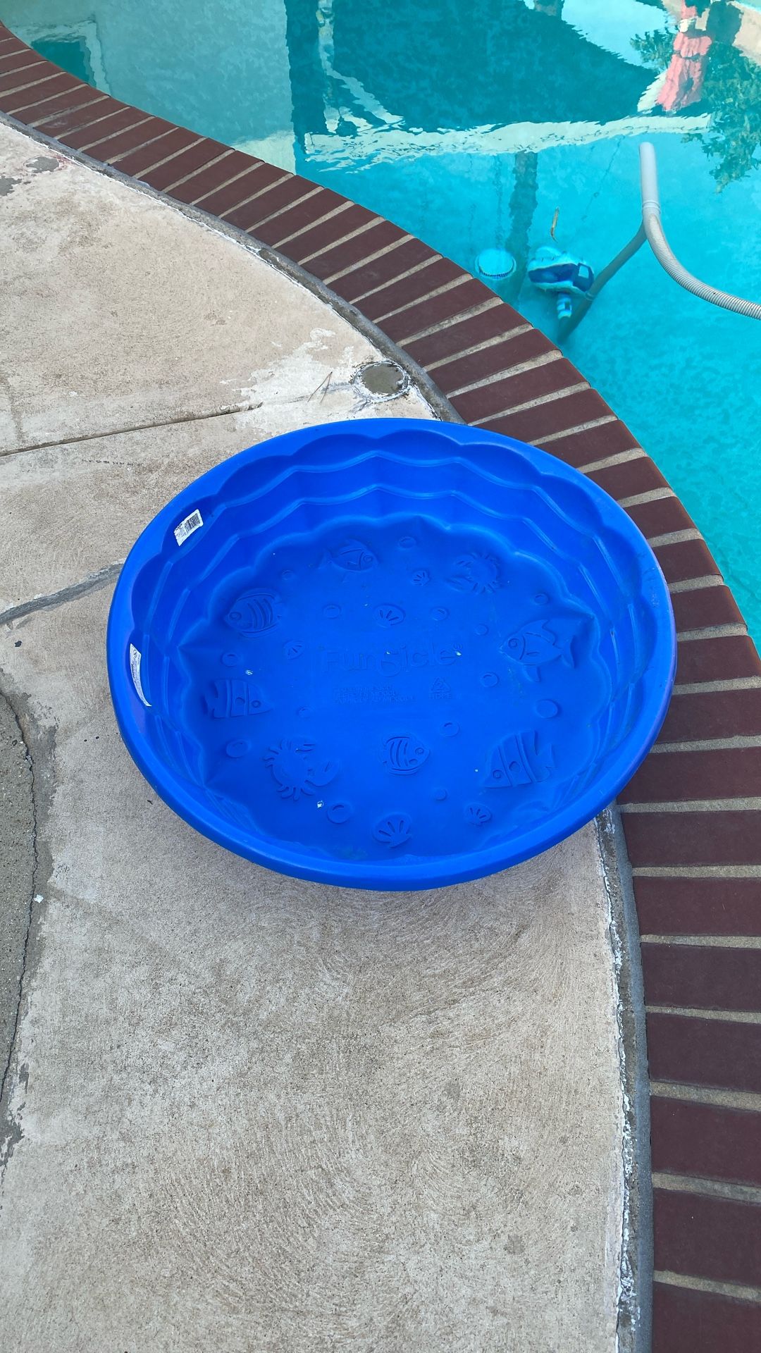 Plastic Pool 34 Inch Diameter By 7 Inch Deep