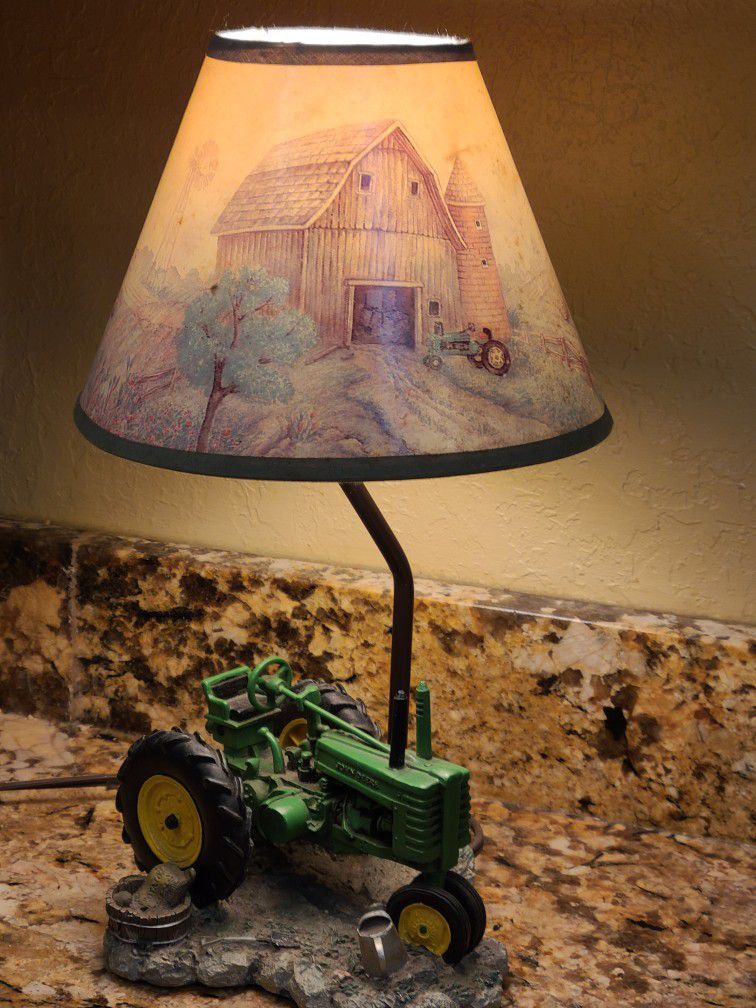John Deere Lamp In Plant City, Florida 