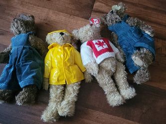 Ty Bears.  New 25 Dolls 