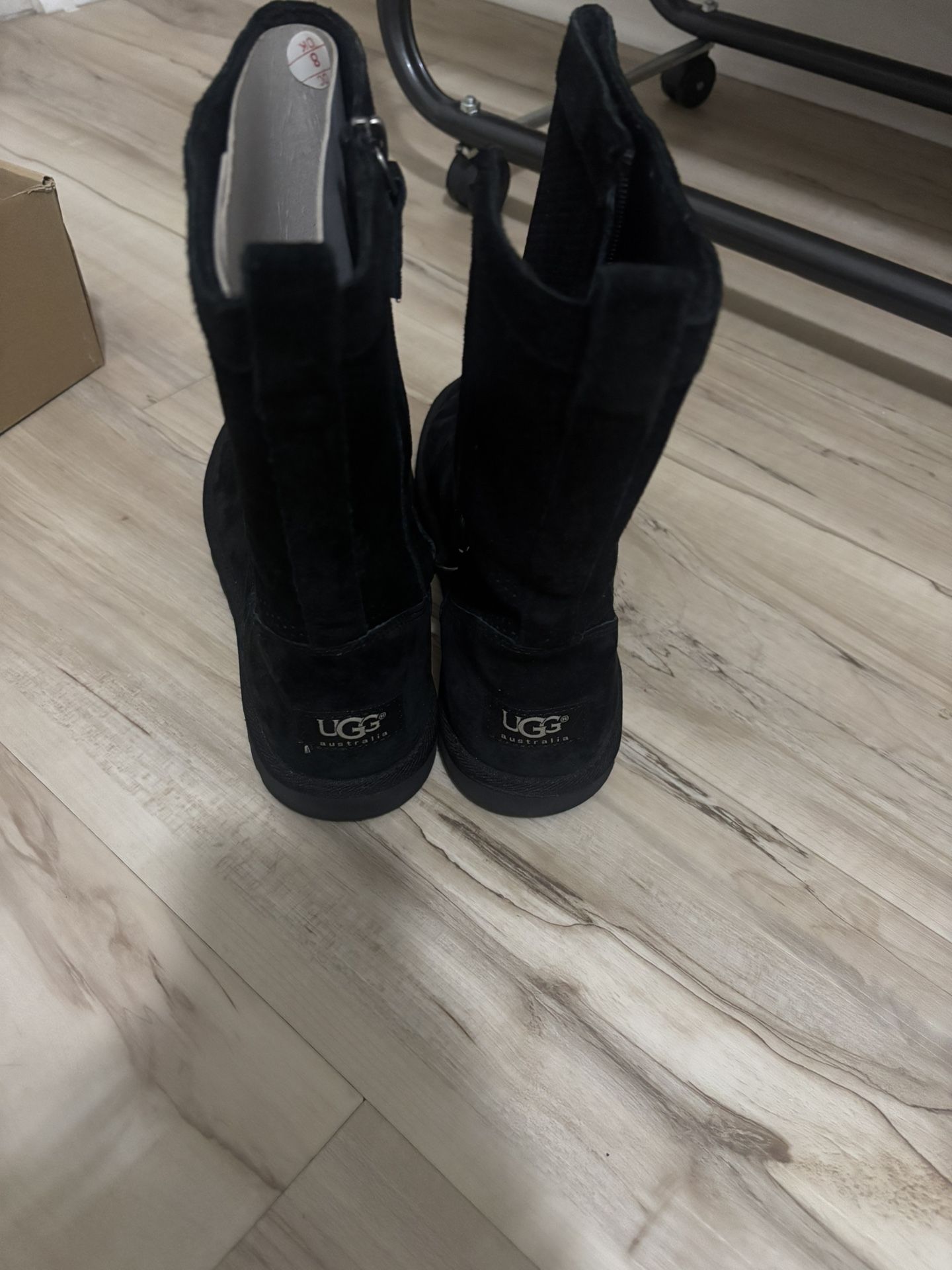 UGG Lo Pro Short Perf Il boots