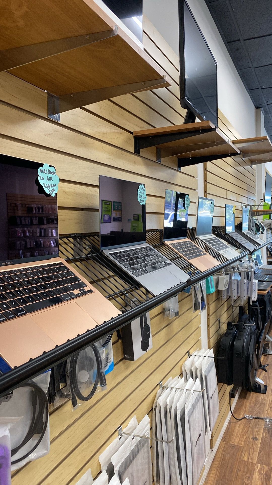 MACBOOKS WHOLESLE