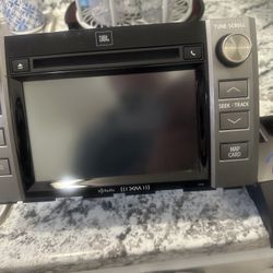 Tundra 2019 Stereo With Navigation