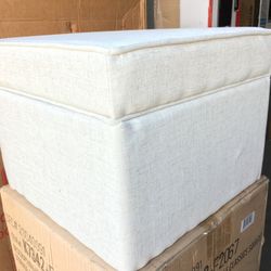 🦋 45 Dlls Storage Ottoman  in Ivory Brand New in Box  17“ H x 18” D x 18”W