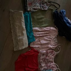 Cute Tops All 10$