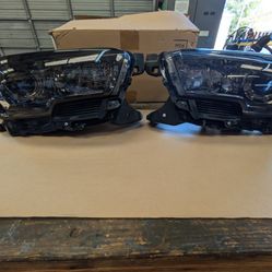 Toyota Tacoma 3RD Gen Headlight Assembly 