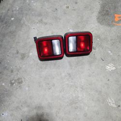 Jeep Gladtladiator tail lights 