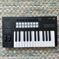 Novation Launch key 25 MIDI Controller And Keyboard