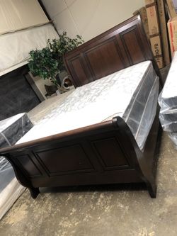 QUEEN BED