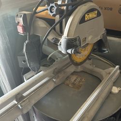 Dewalt 10” wet tile saw with stand