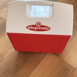 Igloo Playmate Elite Cooler – Red and White