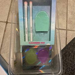 Silicon Makeup Applicator And Brush
