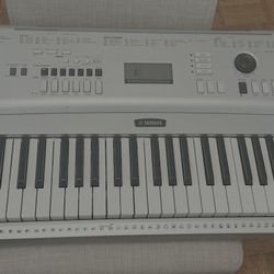 Selling Yamaha Keyboard for $180