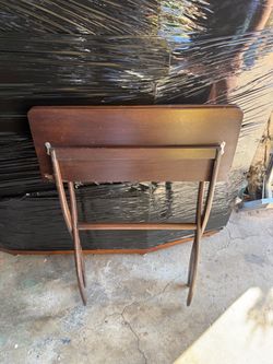 Folding tables