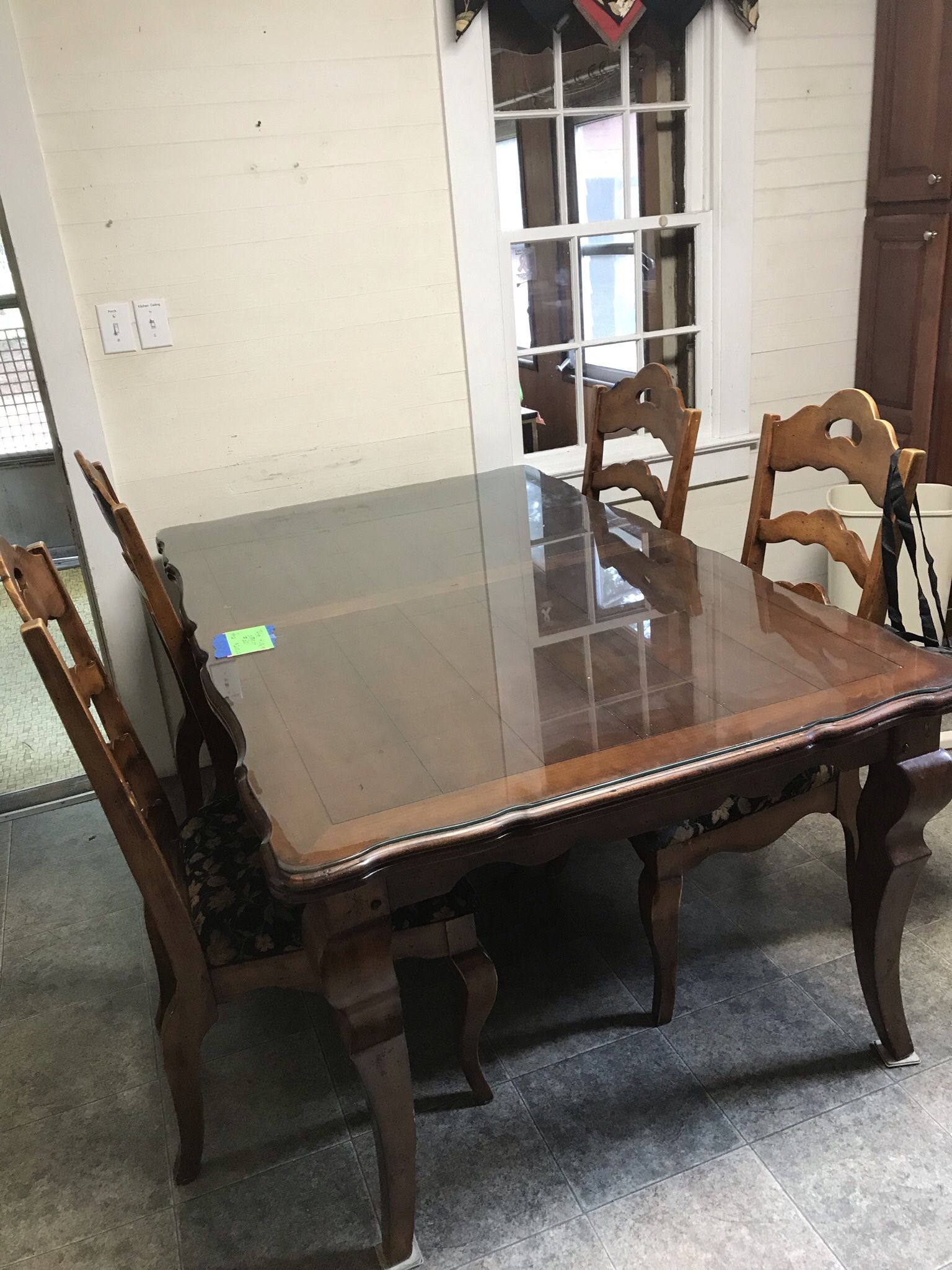 Kitchen Table with glass Top 4 Chairs 2 Extensions 