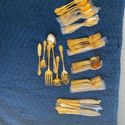 78 Pc Flatware 