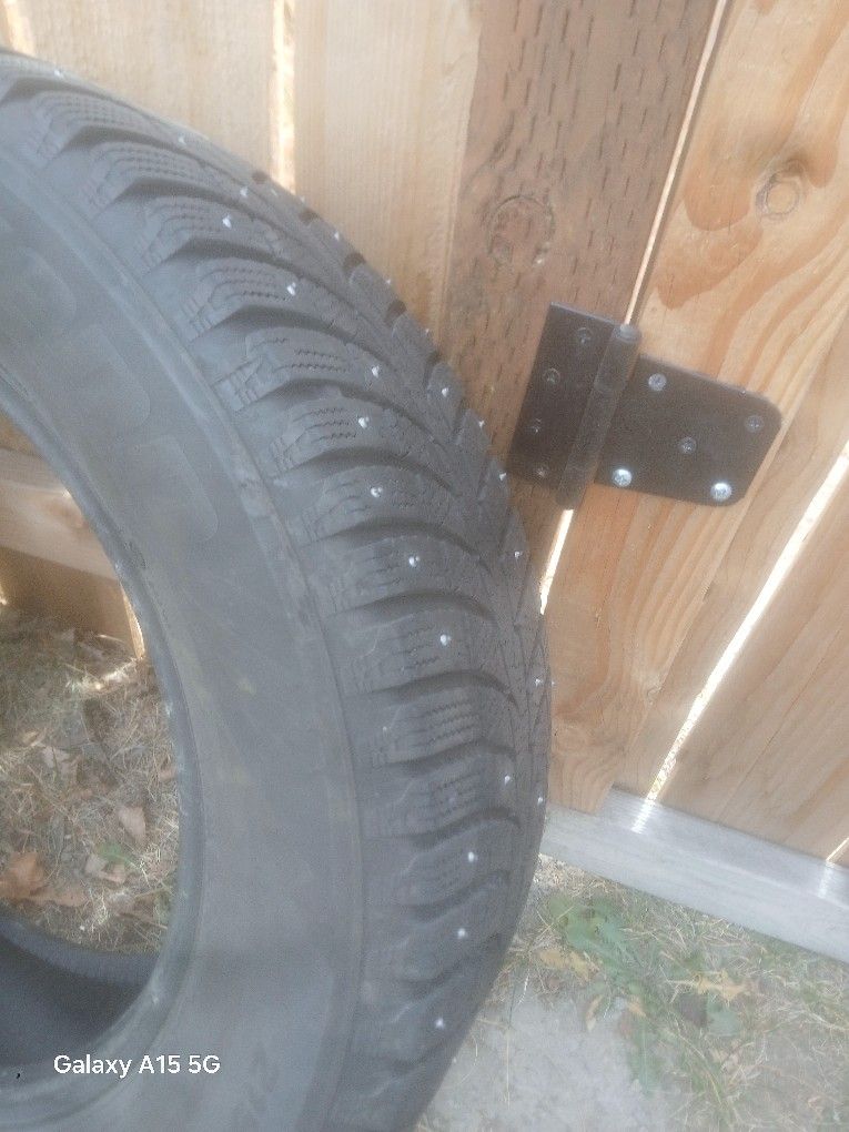 Laufenn Fit Ice Studded Snow Tires (4)