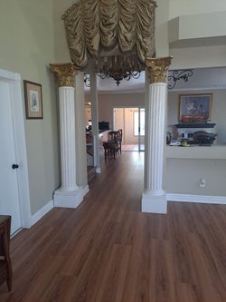 Hermozos Pillares. 8 Ft pies De Alto