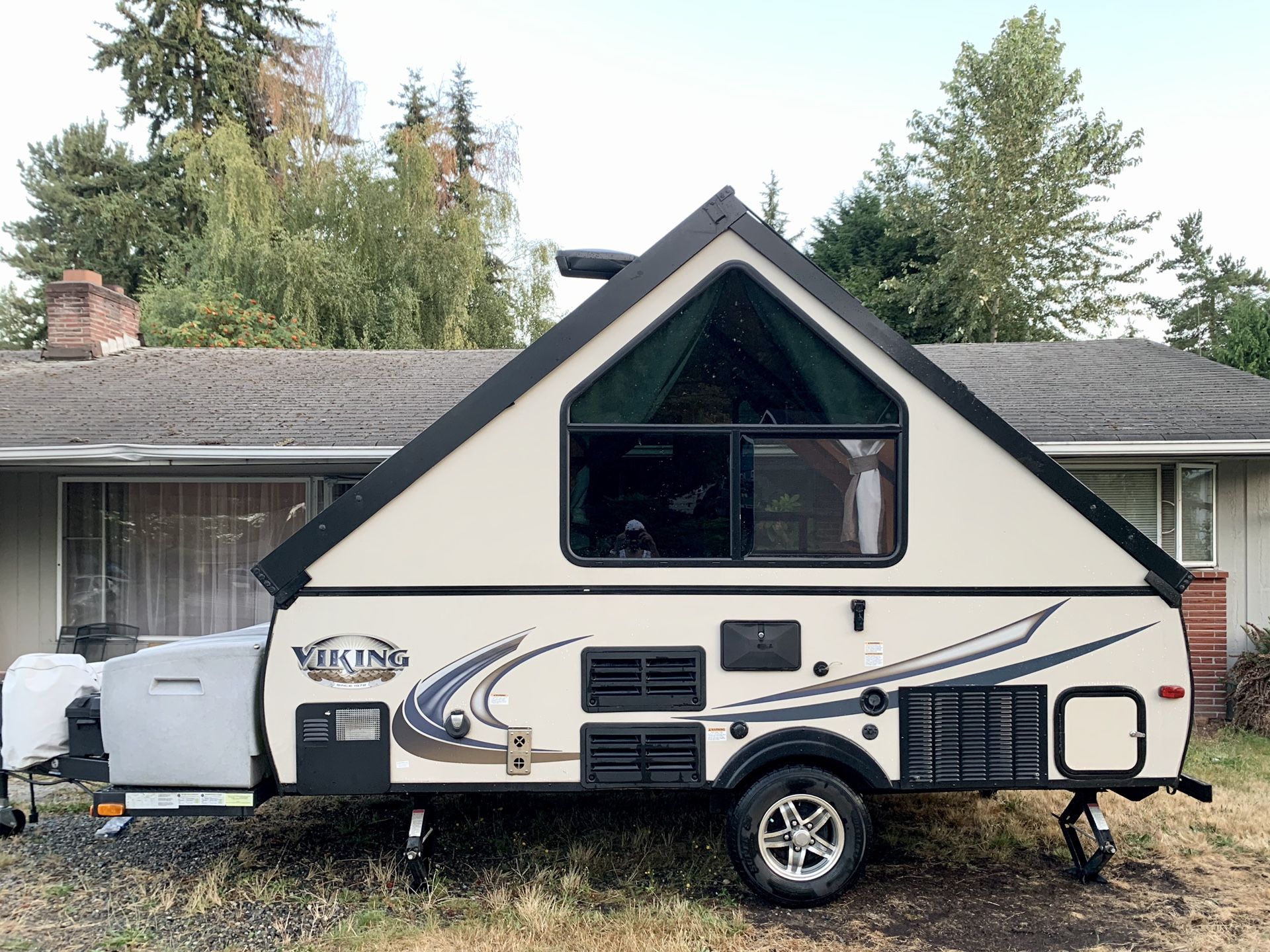 2015 VIKING by COACHMEN A FRAME POP UP TRAILER for Sale in Shoreline