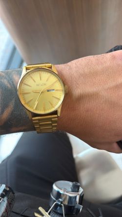 Nixon watch