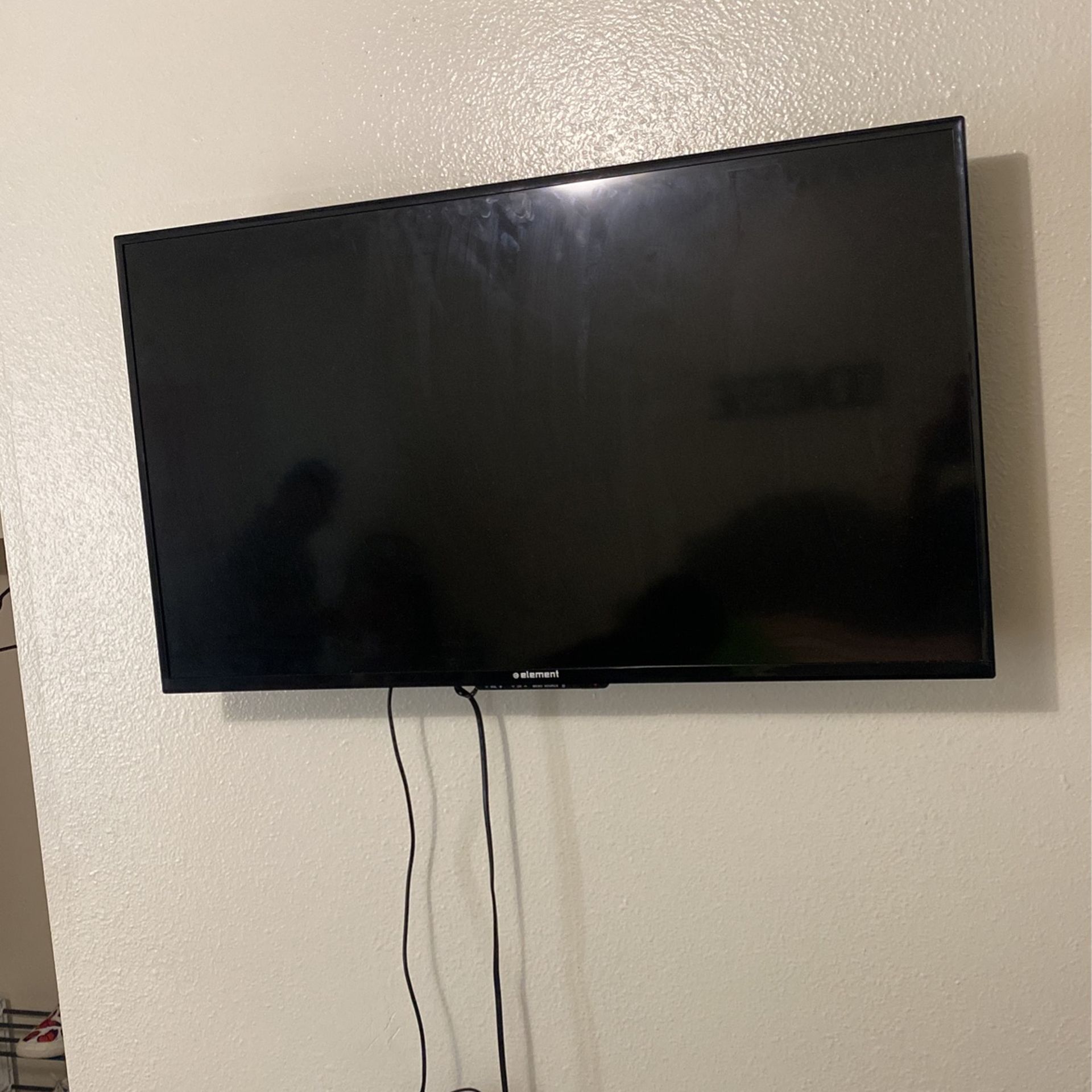 Element 40 Inch Tv