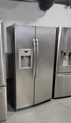 GE Side-by-Side Stainless Steel Refrigerator Fridge
