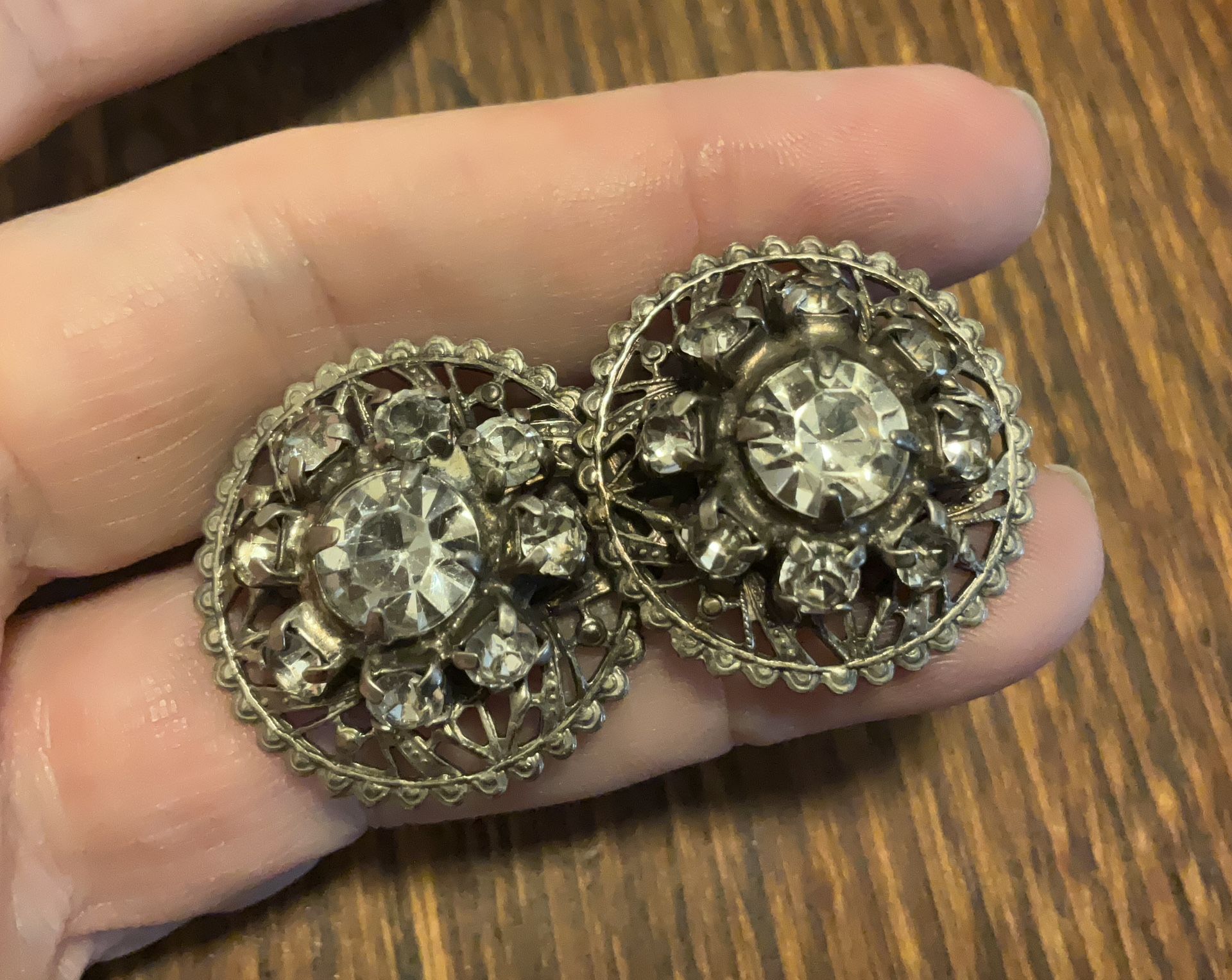 Vintage rhinestone Silver Tone brooch