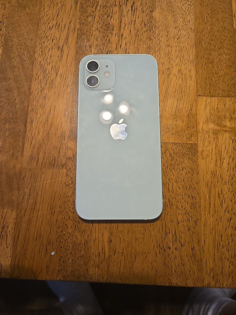 IPhone 12 (Green 64gb) UNLOCKED