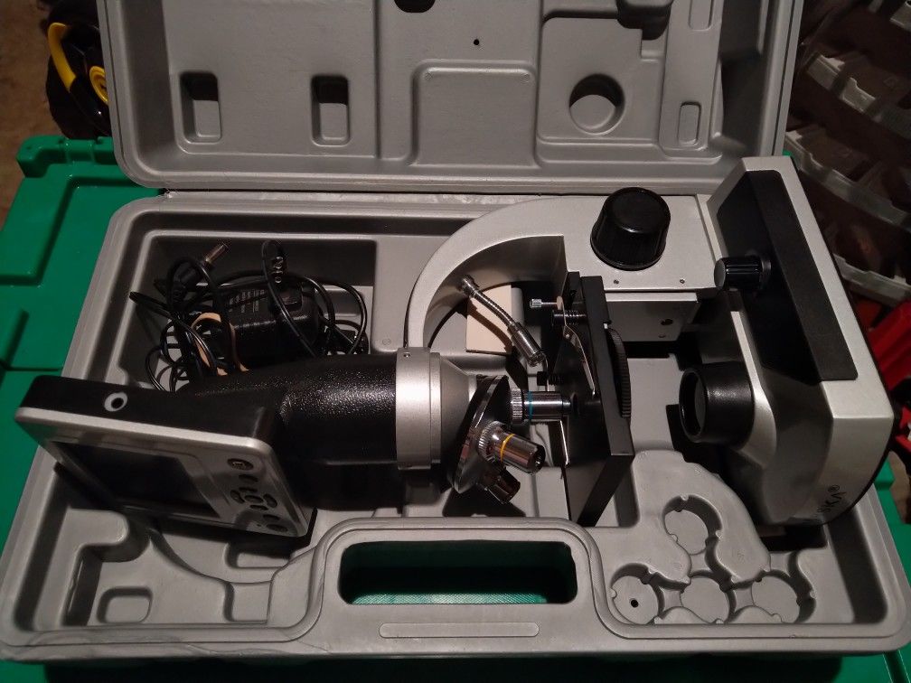 Barksa 3.5" Digital Microscope With Screen