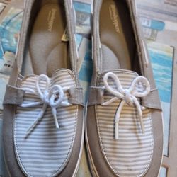 Lady's Grasshoppers Boat Shoes Size 9