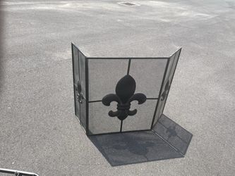 Fluer D’e Lis Fireplace Cover